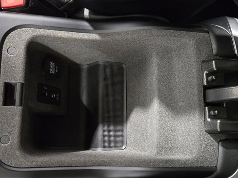 Used 2018 Porsche Cayenne Platinum Edition image 19