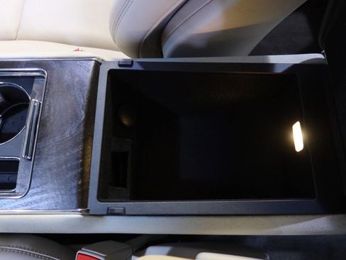 Used 2017 Lincoln Continental Select w/ Technology Package image 25