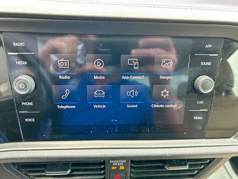 Used 2019 Volkswagen Jetta SEL FWD image 17