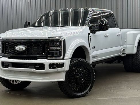 Used 2026 Ford F450 Platinum AWD/4WD image 1