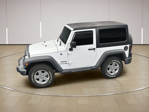 Used 2018 Jeep Wrangler Sport AWD/4WD image 31