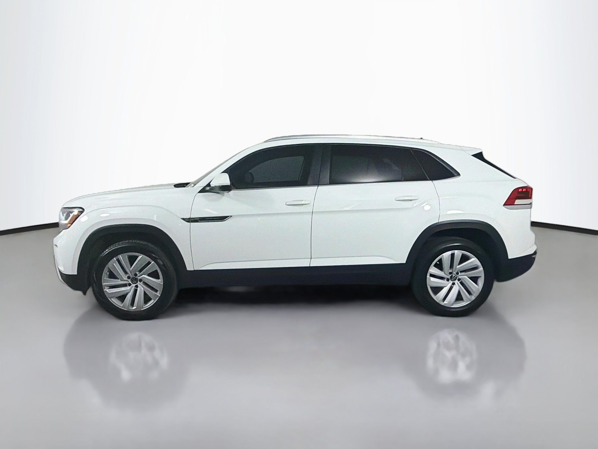 Certified 2023 Volkswagen Atlas Cross Sport SE FWD image 8