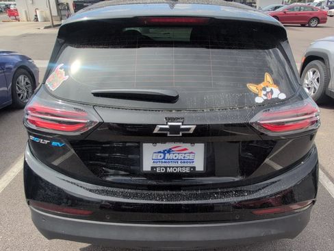 Used 2023 Chevrolet Bolt LT w/ Infotainment Package FWD image 6