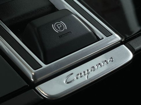 Used 2019 Porsche Cayenne image 31