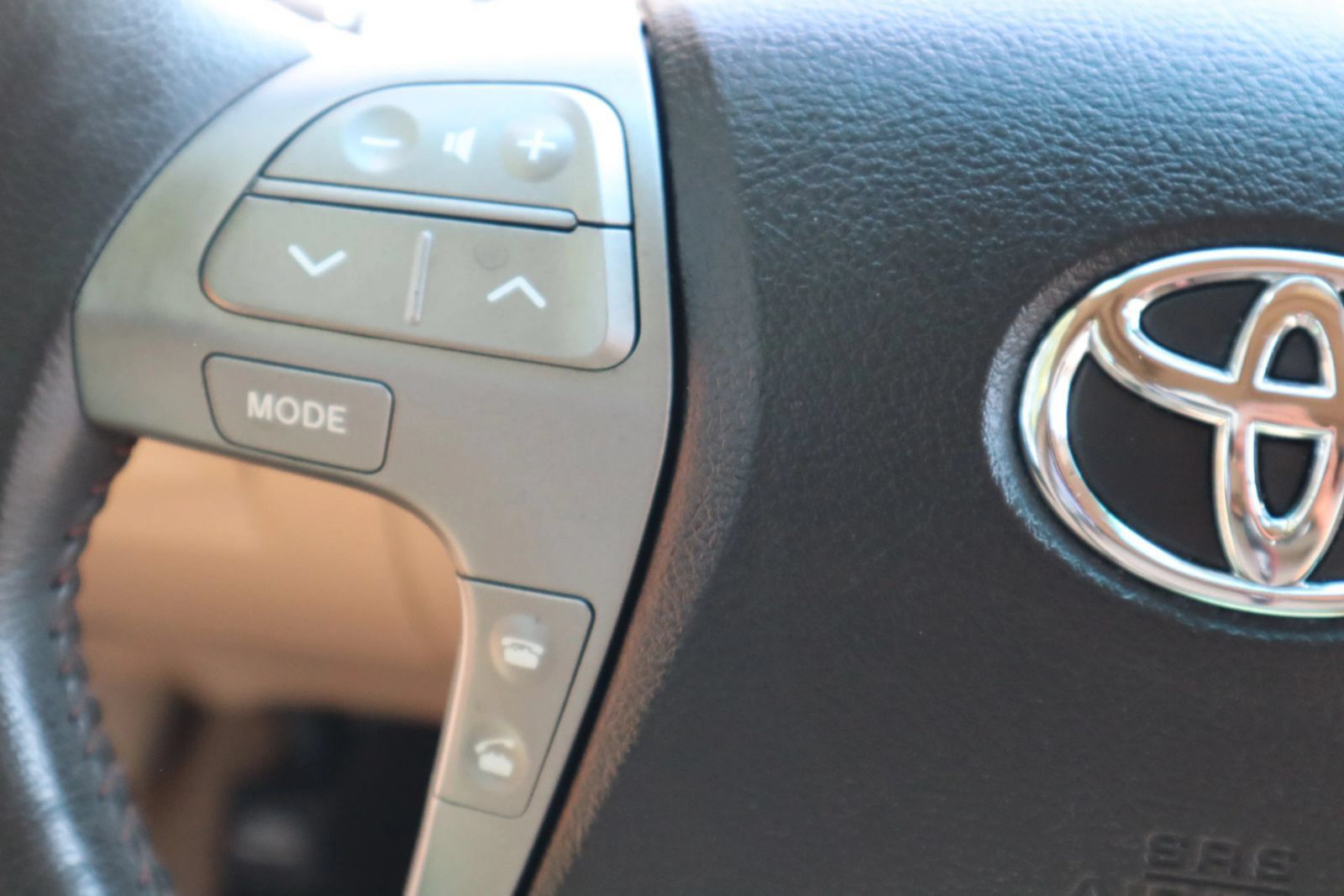 Used 2010 Toyota Highlander Limited AWD/4WD image 28