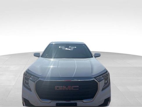 Used 2024 GMC Terrain SLE image 6