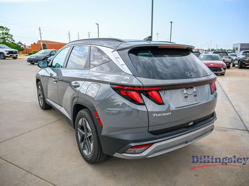 Used 2025 Hyundai Tucson SEL FWD image 3
