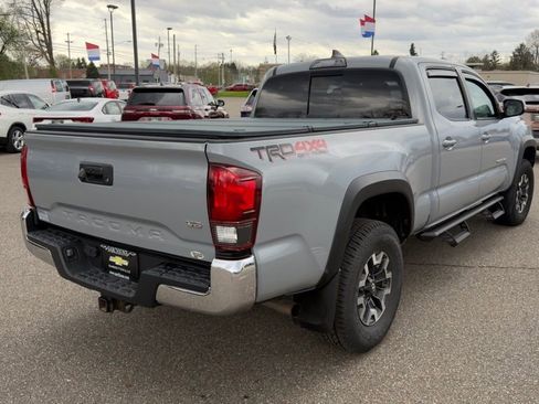 Used 2018 Toyota Tacoma TRD Off-Road image 6