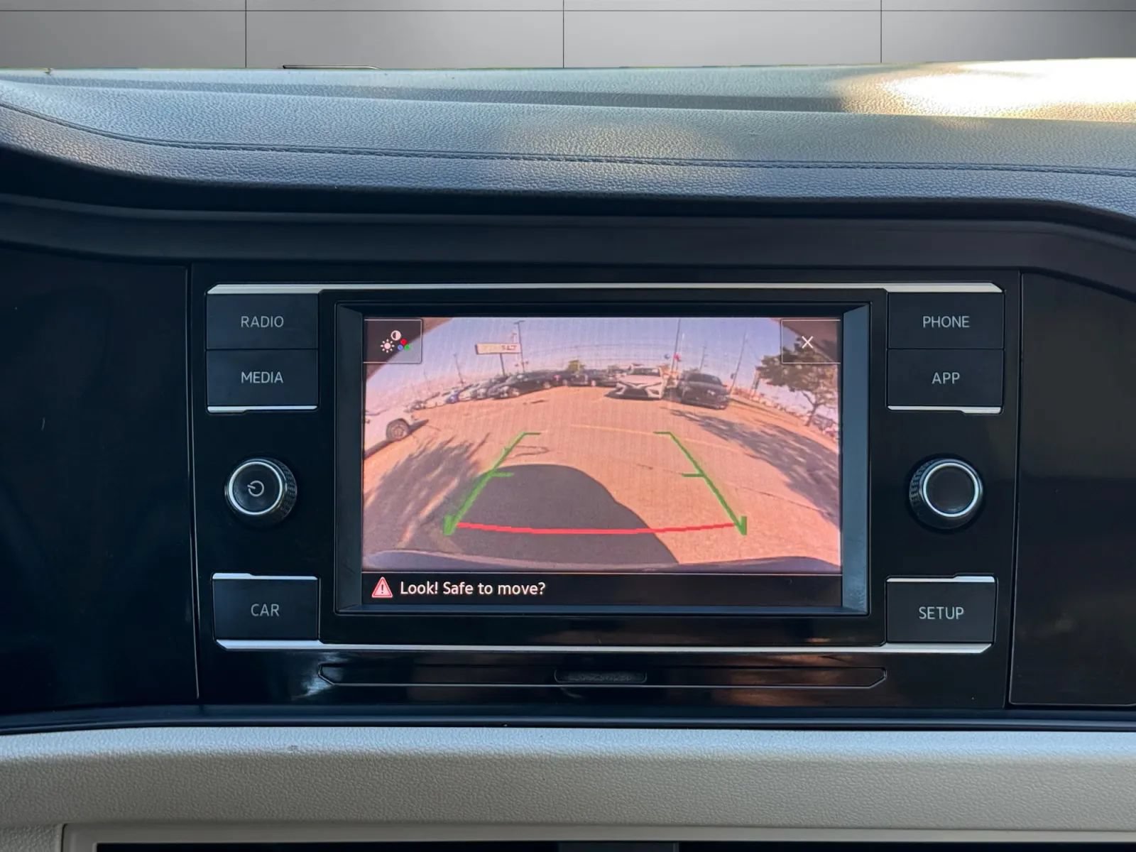 Used 2019 Volkswagen Jetta SE FWD image 30