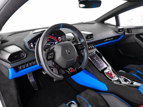 Used 2023 Lamborghini Huracan Tecnica RWD image 17