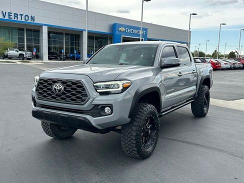Used 2020 Toyota Tacoma TRD Off-Road w/ Technology Package AWD/4WD image 30
