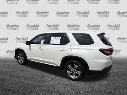 Used 2025 Honda Pilot EX-L image 10