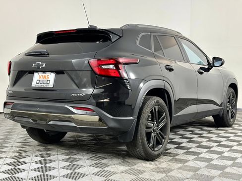 Used 2025 Chevrolet Trax ACTIV w/ Sunroof Package FWD image 4