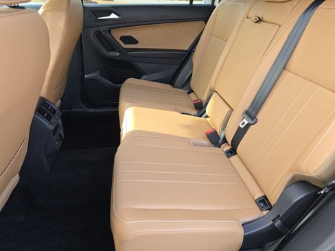 Used 2023 Volkswagen Tiguan SE R-Line image 13