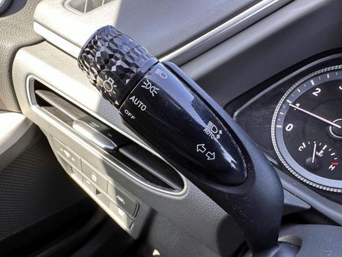 Used 2023 Hyundai Sonata SE FWD image 16
