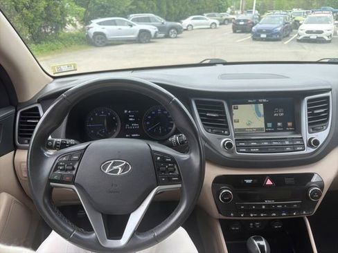 Used 2016 Hyundai Tucson Limited w/ Option Group 03 AWD/4WD image 16