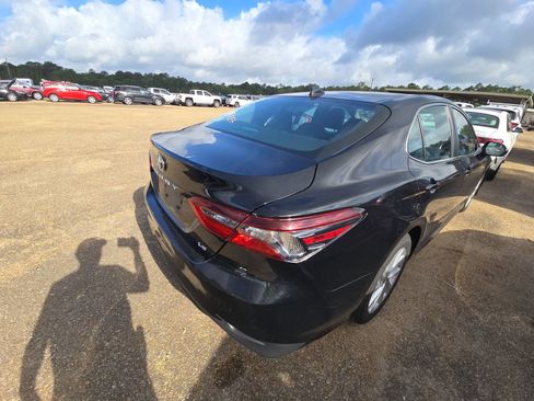Used 2024 Toyota Camry LE FWD image 6
