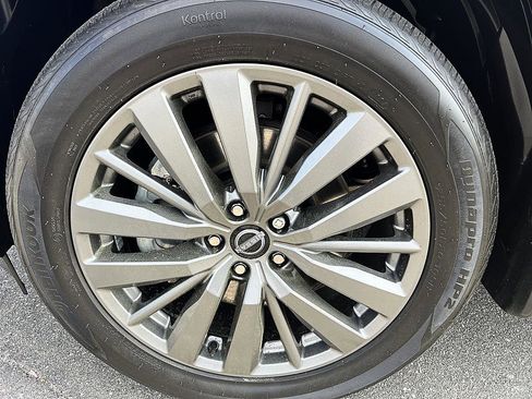 Certified 2024 Nissan Pathfinder SL w/ SL Premium Package image 9