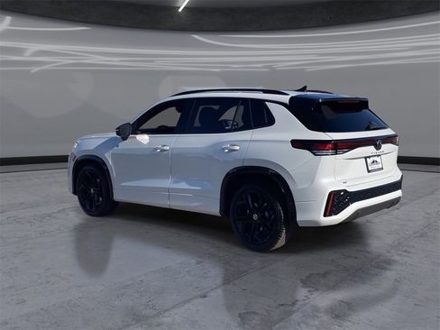 New 2026 Volkswagen Tiguan SE R-Line image 4