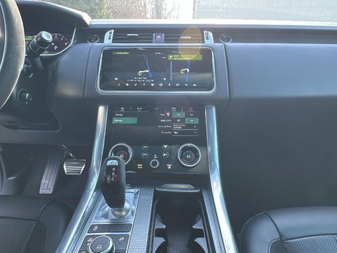Used 2021 Land Rover Range Rover Sport HST image 21
