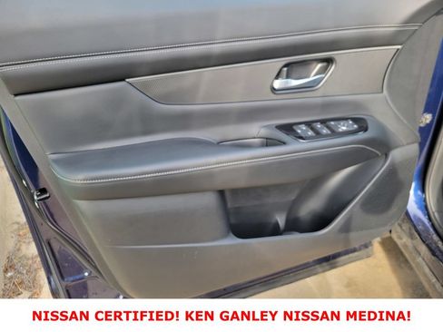 Certified 2025 Nissan Murano SV AWD/4WD image 38