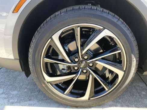 New 2025 Lincoln Corsair Reserve image 14