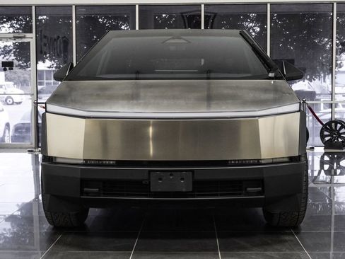 Used 2025 Tesla Cybertruck AWD Crew Cab image 7