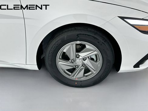 Certified 2026 Hyundai Elantra SE FWD image 35