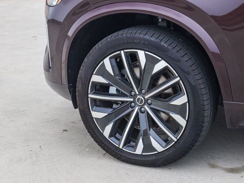 New 2025 Volvo XC90 B6 Core w/ Climate Package image 9