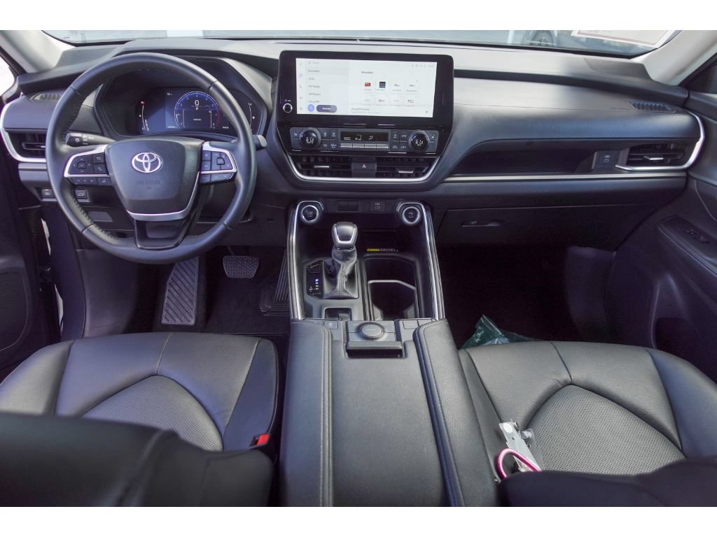 Certified 2025 Toyota Grand Highlander AWD image 25