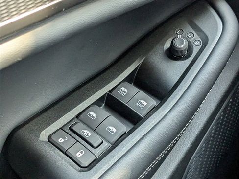 New 2025 Jeep Grand Cherokee Laredo image 22