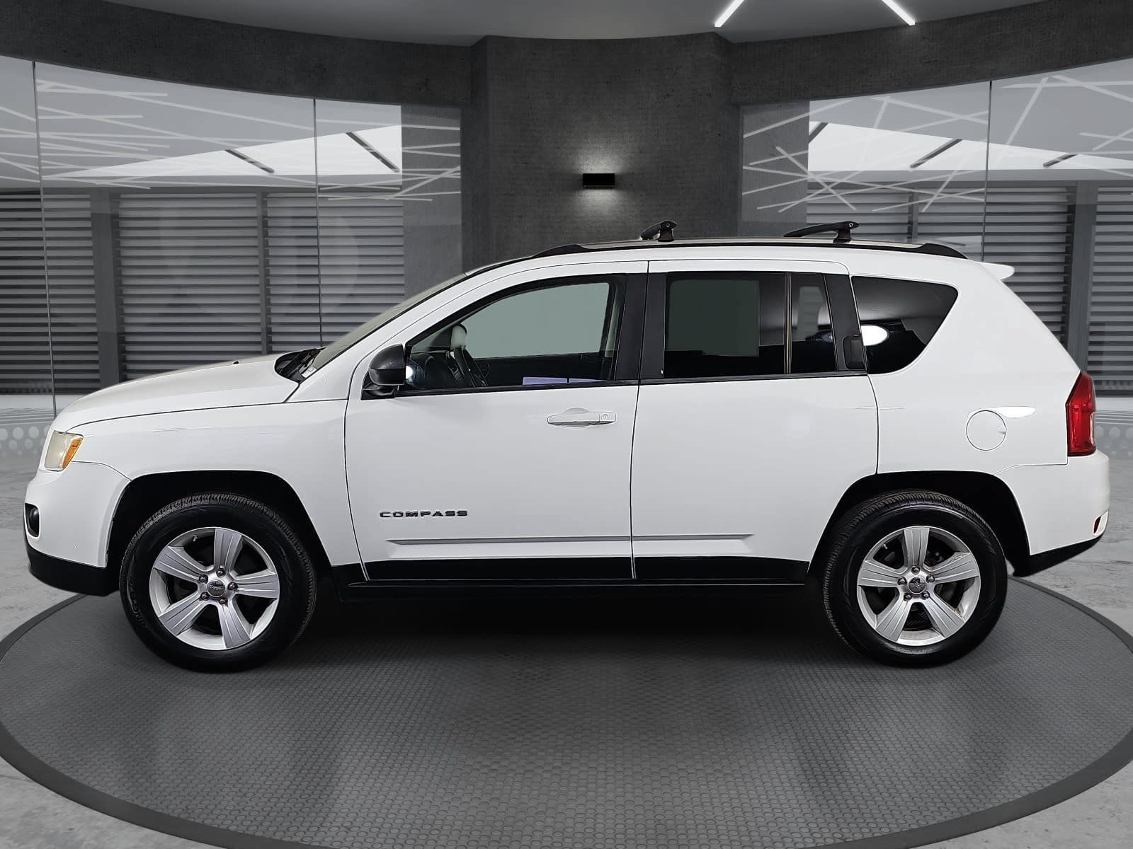 Used 2011 Jeep Compass 4WD image 8