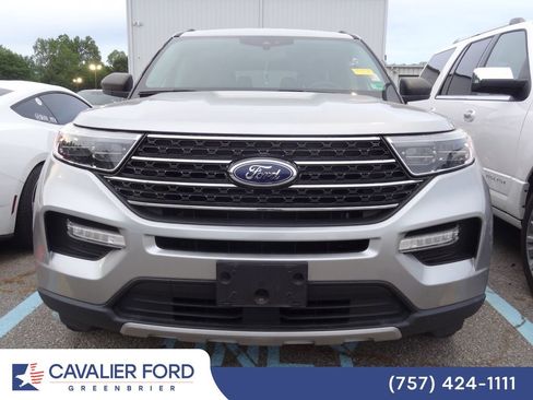 Used 2021 Ford Explorer XLT w/ Equipment Group 202A RWD image 2