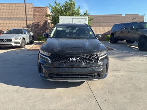 Used 2023 Kia Sorento S image 8