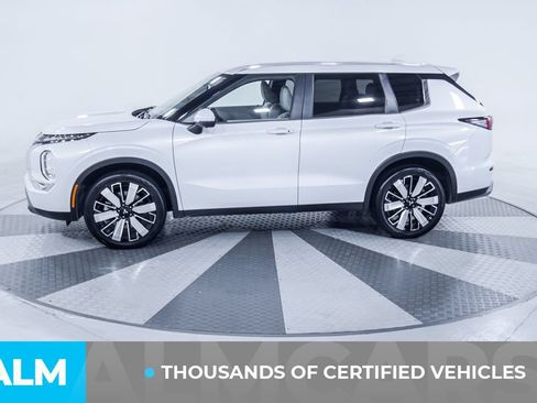 Used 2025 Mitsubishi Outlander SE FWD image 4