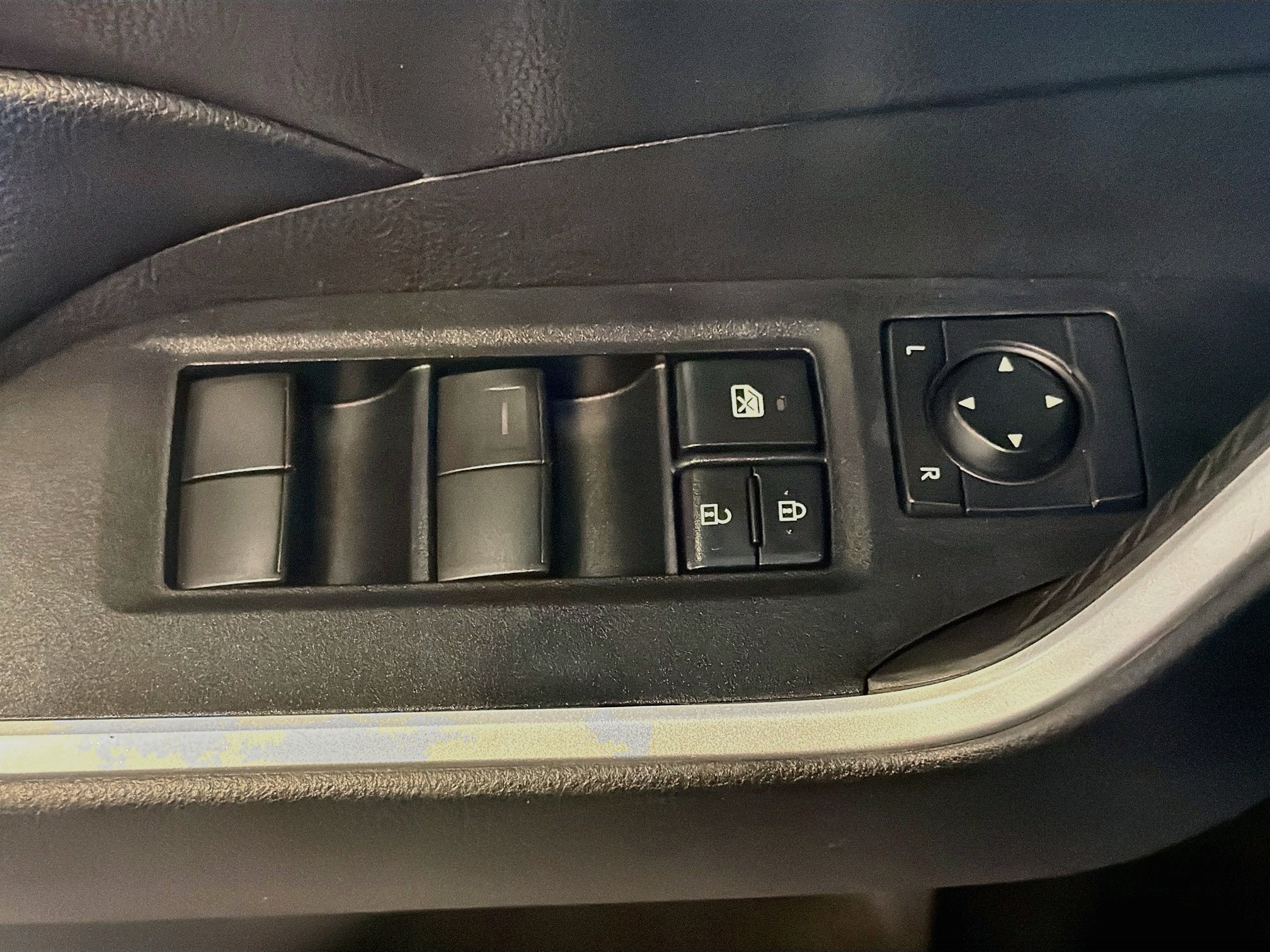 Used 2025 Toyota RAV4 LE AWD/4WD image 15