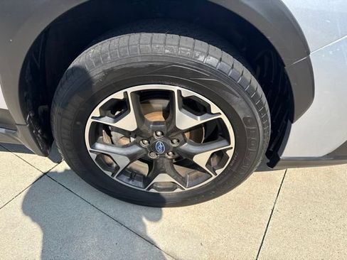 Used 2019 Subaru Crosstrek 2.0i Premium AWD/4WD image 9