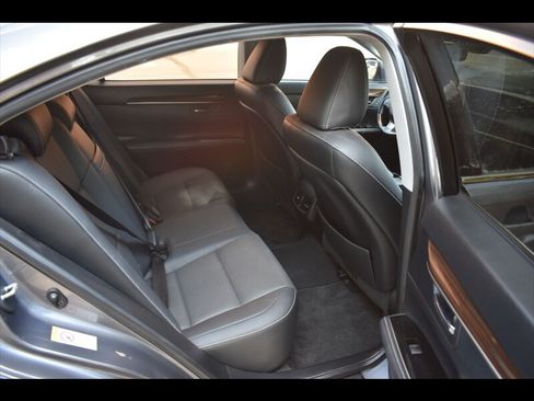 Used 2016 Lexus ES 350 w/ Navigation System Package FWD image 26
