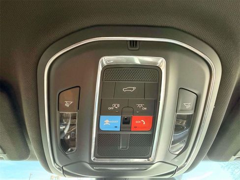 Used 2024 Jeep Grand Cherokee L Laredo image 26