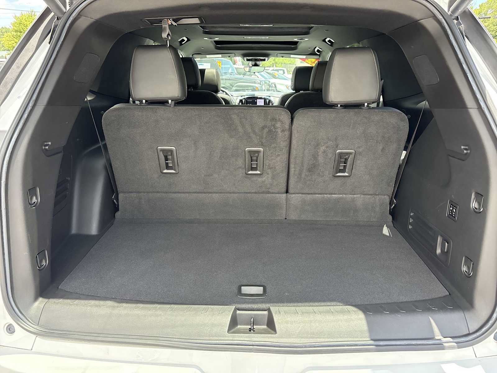 Used 2022 Chevrolet Traverse High Country FWD image 27
