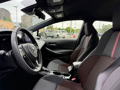 Used 2023 Toyota Corolla SE w/ Carpet Mat Package (TMS) FWD image 11