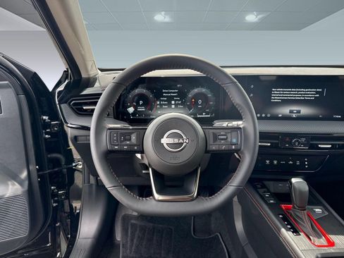Certified 2026 Nissan Kicks SR FWD image 29
