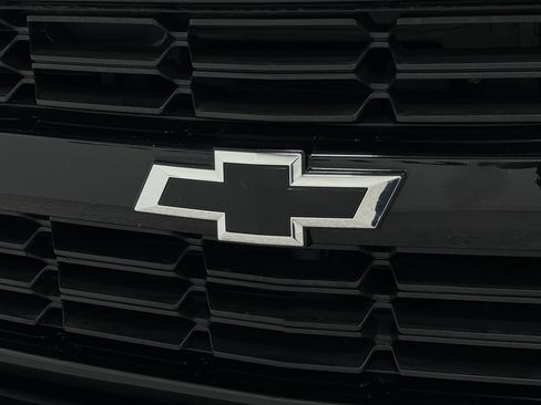Used 2018 Chevrolet Silverado 1500 Custom w/ Custom Value Package AWD/4WD image 37