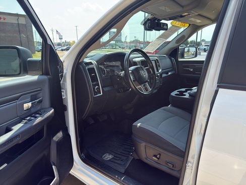 Used 2021 RAM 1500 Classic SLT w/ Luxury Group AWD/4WD image 13