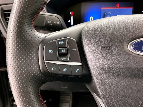 Used 2023 Ford Escape ST-Line AWD/4WD image 10