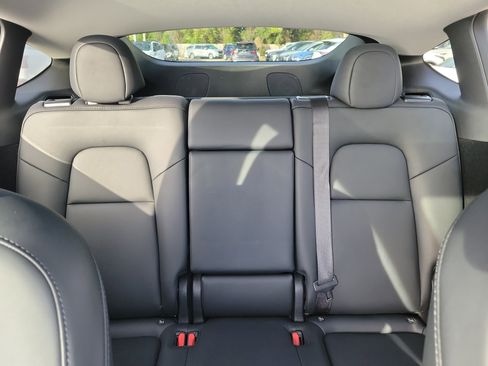 Used 2023 Tesla Model Y Long Range image 34
