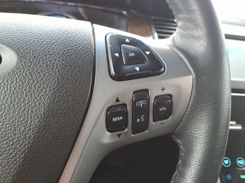Used 2019 Ford Taurus Limited image 11