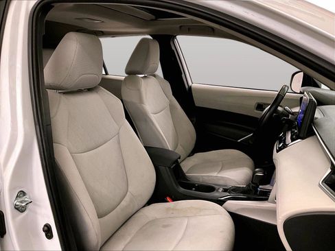 Used 2023 Toyota Corolla Cross LE w/ Moonroof Package FWD image 8