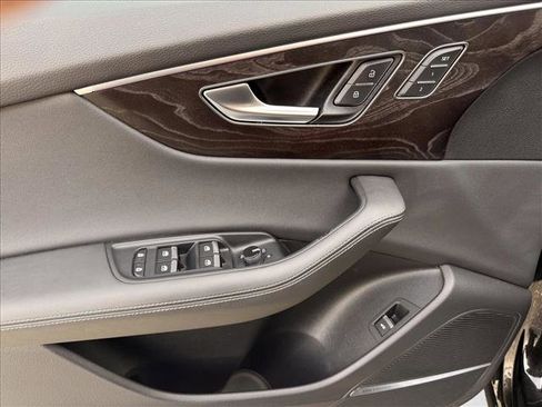 Used 2023 Audi Q8 Premium Plus w/ Premium Plus Package image 15