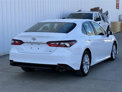 Used 2024 Toyota Camry LE image 4
